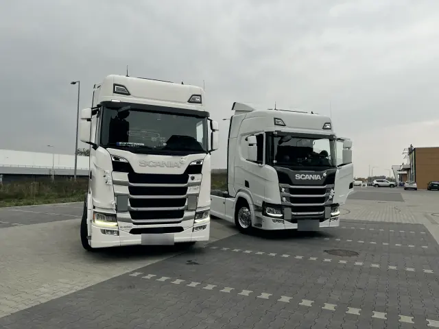 Dwa nowe ciągniki Scania